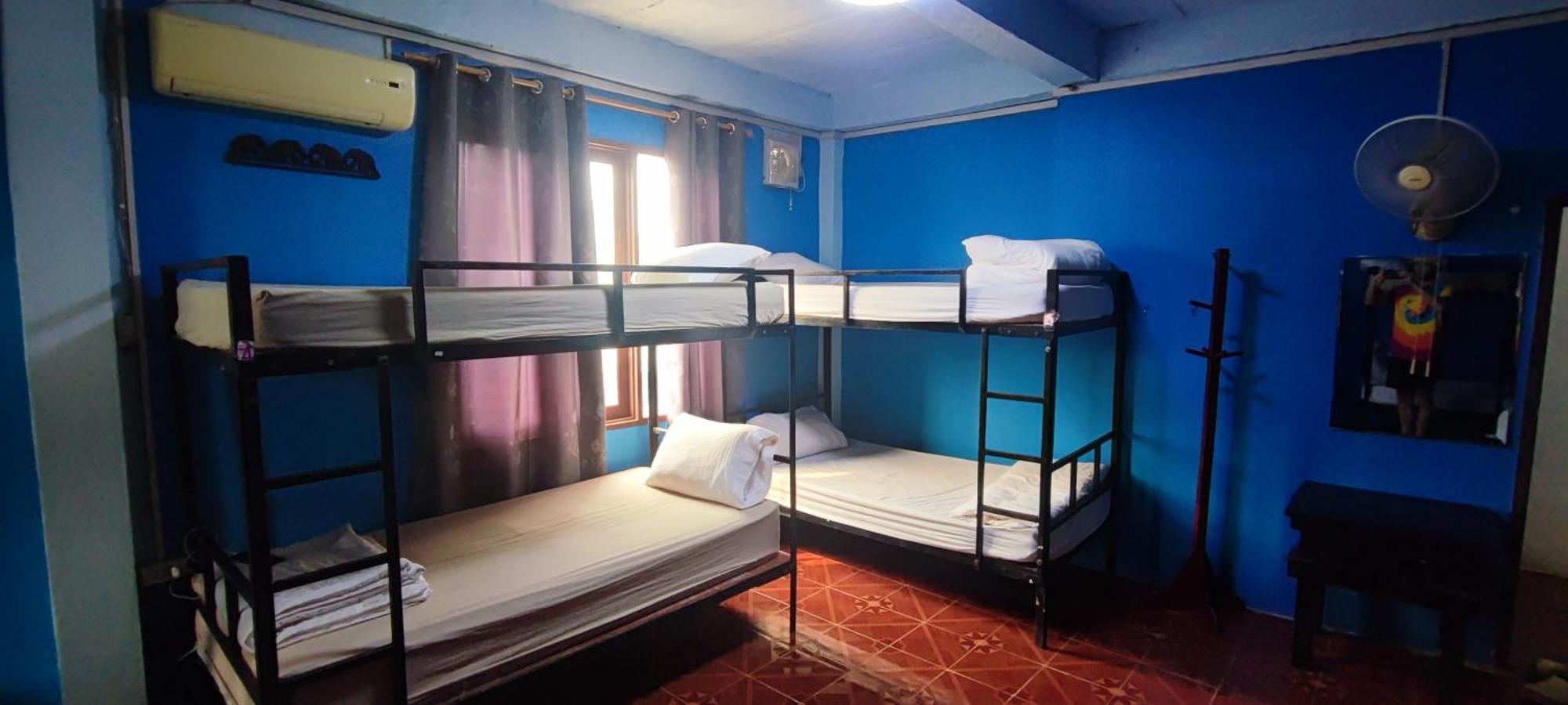 Blue Sunset Hostel Vang Vieng Room photo