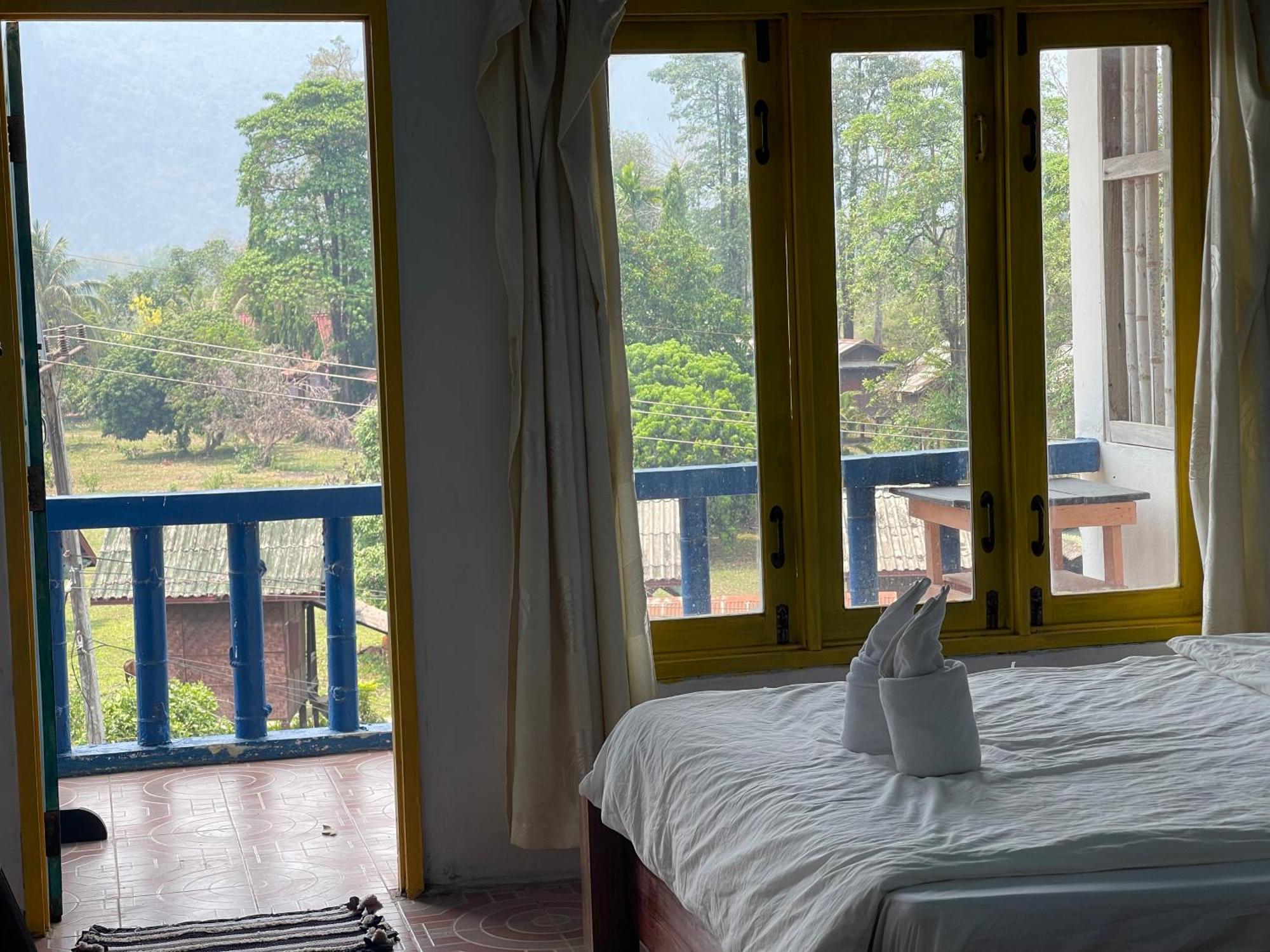 Blue Sunset Hostel Vang Vieng Exterior photo